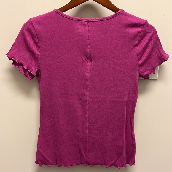 Maurices 24/7 Solid Ribbed Lettuce Edge Scoop Neck Tee - Magenta Orchid - Medium - Picture 8 of 9